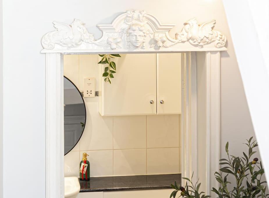 Regency Grade II Listed Townhouse By Centre And Beach برايتون المظهر الخارجي الصورة