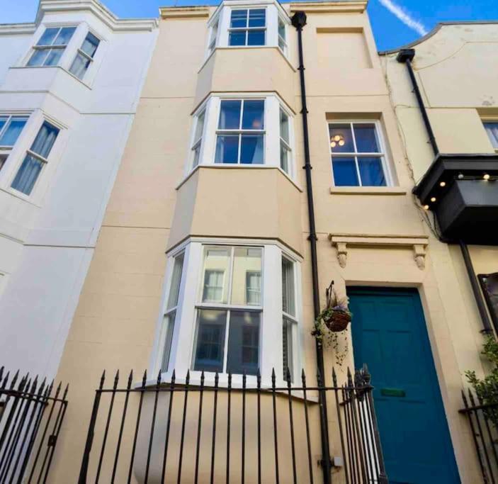 Regency Grade II Listed Townhouse By Centre And Beach برايتون المظهر الخارجي الصورة