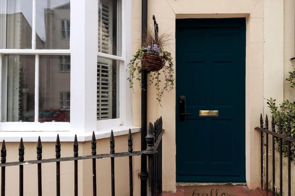 Regency Grade II Listed Townhouse By Centre And Beach برايتون المظهر الخارجي الصورة